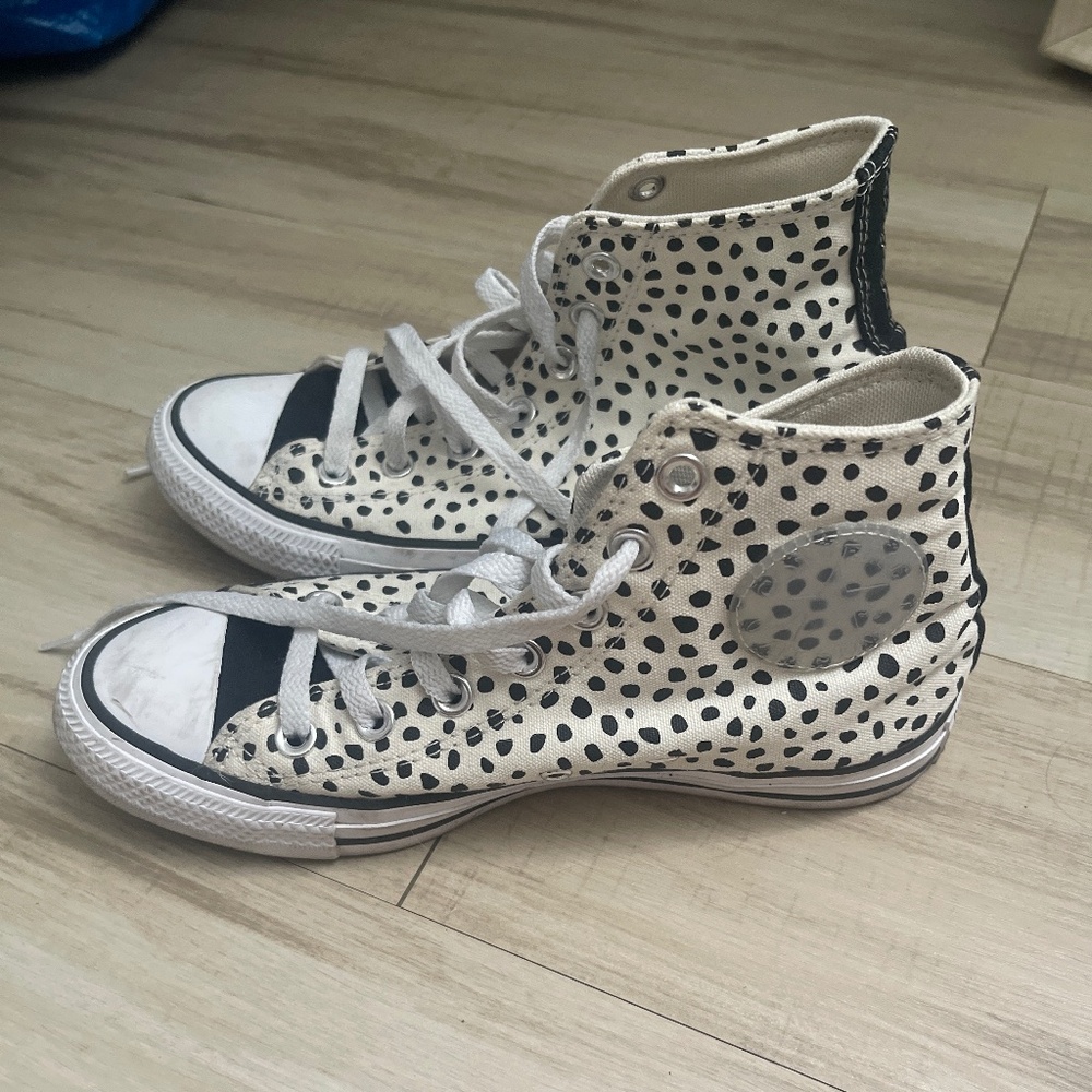 Women’s high top converse